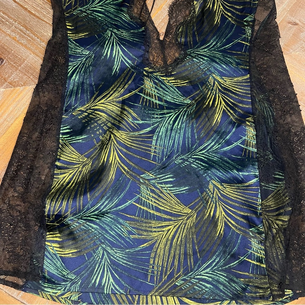 Victorias Secret Navy Palm Leaf Lace Silk chemise slip Large - Picture 5 of 6
